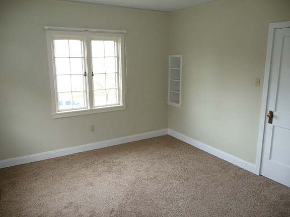 5th image of 306 Stevens Ave