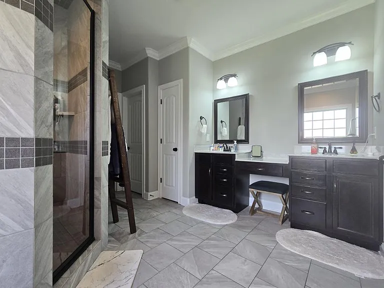 425 Veronica Ct — Photo 19