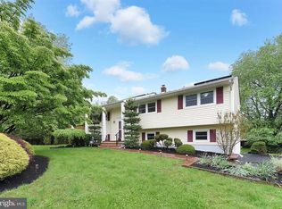 25 Deer Run Dr, Belle Mead, NJ 08502