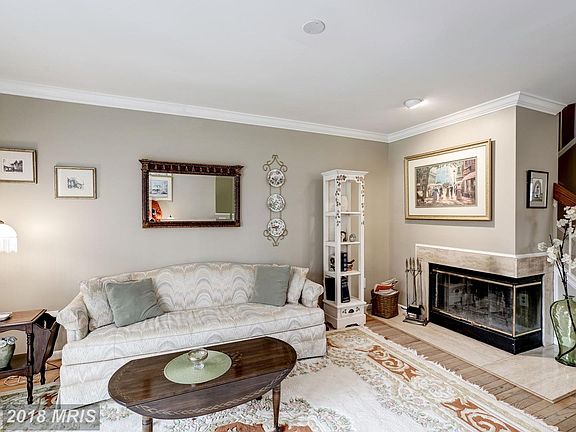 5th image of 8300 Southern Oaks Ct