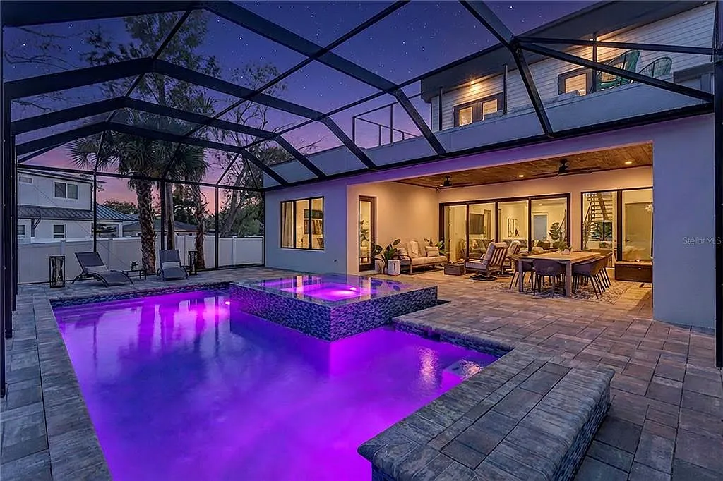 5 bed, 3.5 bath, 3022 sqft, $10,900 — Photo 3