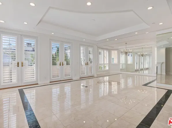 121 N Almont Dr APT 205, Beverly Hills, CA 90211
