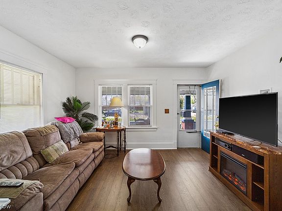 2nd image of 1210 W 20th St