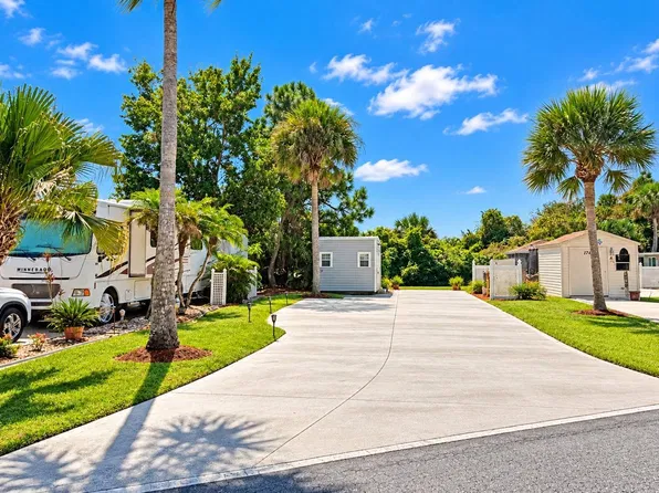 174 Plantation Dr, Titusville, FL 32780