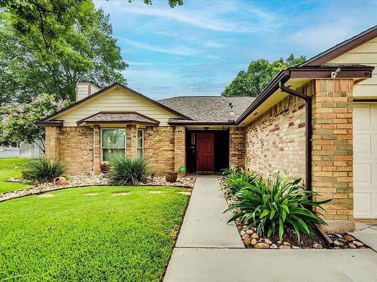 16517 Spotted Eagle Dr — Photo 30