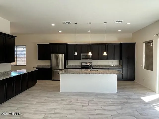 22545 E Silver Creek Ln — Photo 2