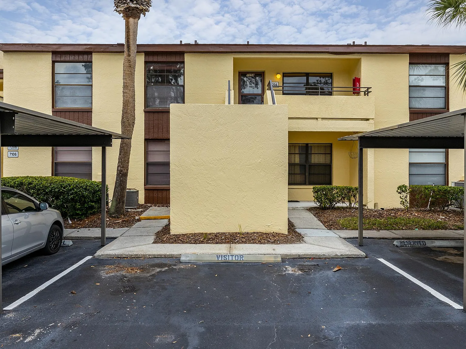 13608 S Village Dr — Photo 4