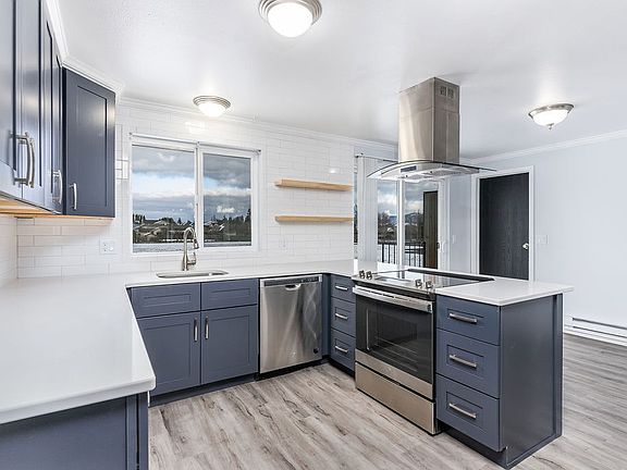 4th image of 203 Farrelly St #A
