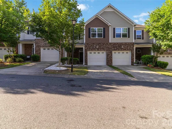 7048 Woodsbay Ln, Rock Hill, SC 29732