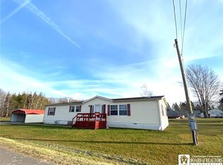 1515 Silver Ln, Silver Creek, NY 14136