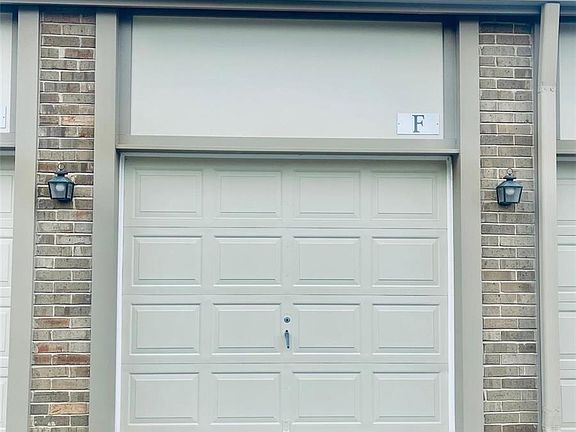 5th image of 2349 Seven Pines Dr Unit 8