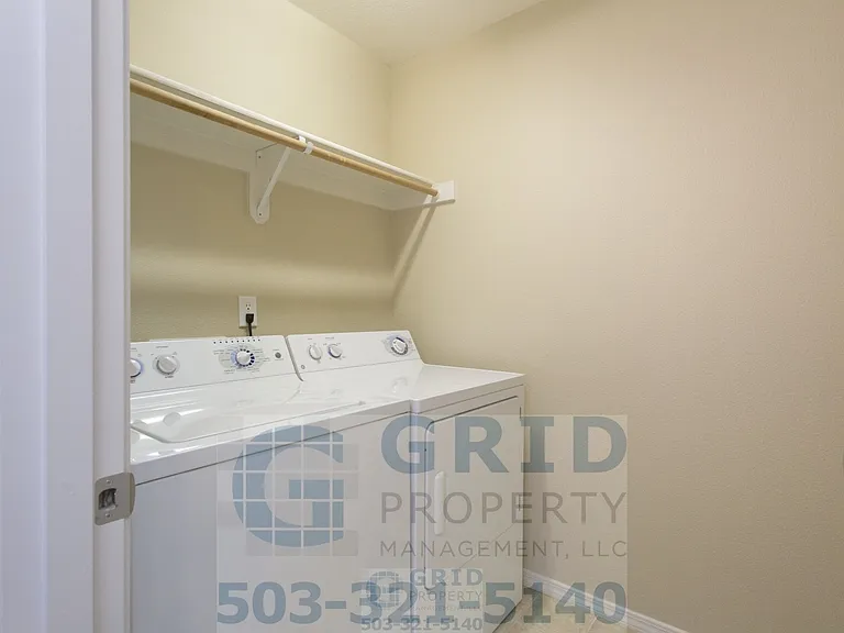 1113 SE Alika Ave — Photo 22