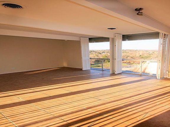 Penthouse (P3) Living Room