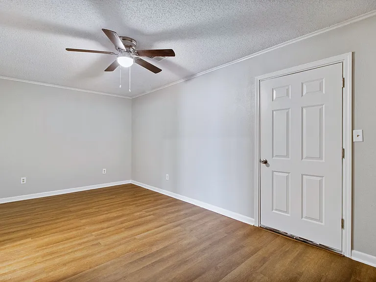 County View Apartments — Photo 38