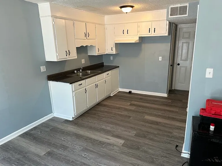 446 29th Pl #D — Photo 3
