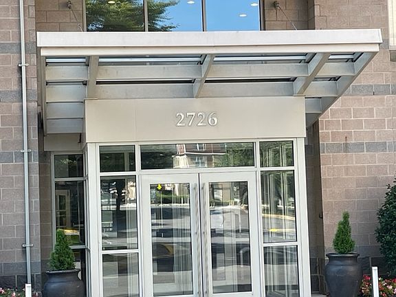 2nd image of 2726 Gallows Rd APT 1107