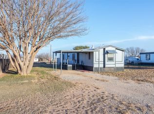 709 Gibson St, Tye, TX 79563