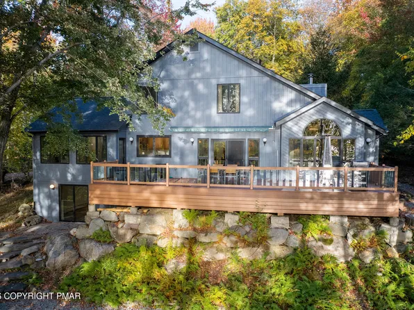 67 Lakeview Timbers Dr, Gouldsboro, PA 18424