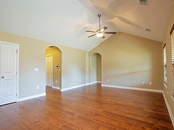 5th image of 106 Granite Ct