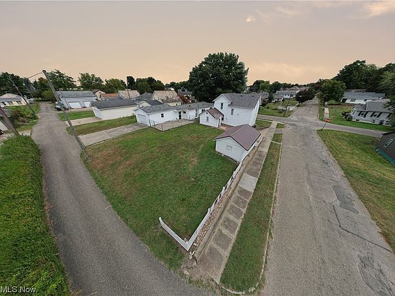 5th image of 400 11th St NW