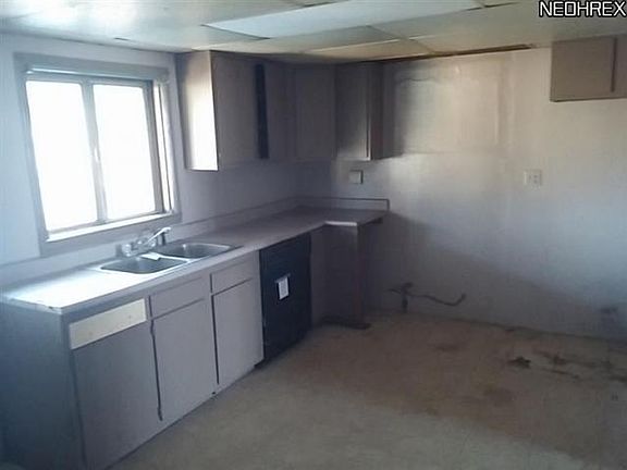 5th image of 1276 Erie St