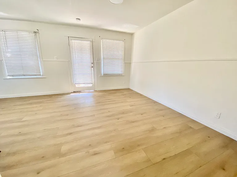 231 Melrose Ave #C — Photo 5