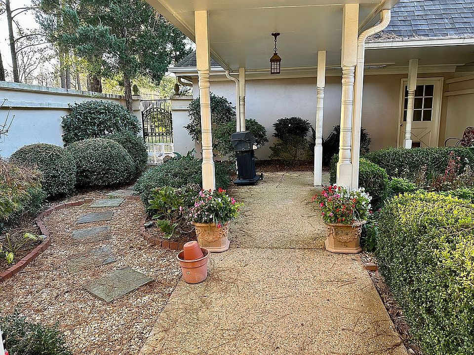 Private Courtyard