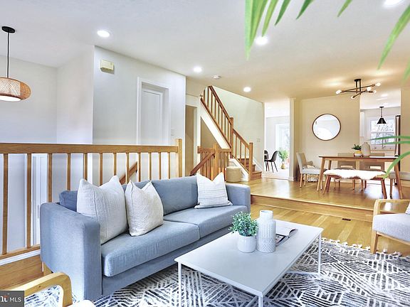 3rd image of 1515 Templeton Pl