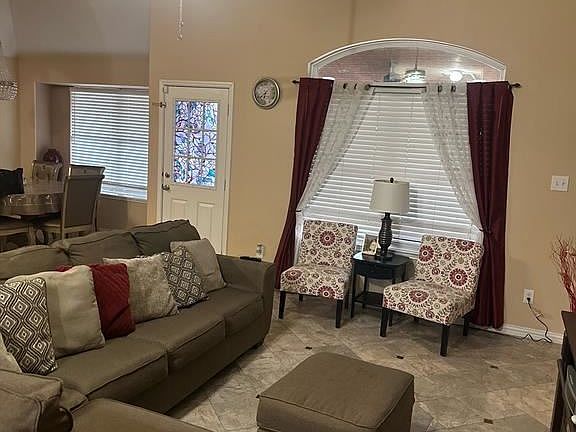 4th image of 7231 Campbellton Dr