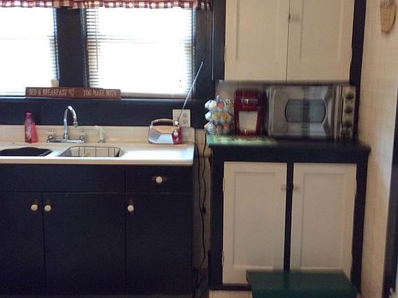 4th image of 304 Broad St