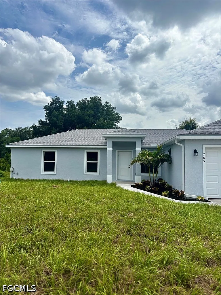4 bed, 2.0 bath, 1571 sqft, $1,875 — Photo 2