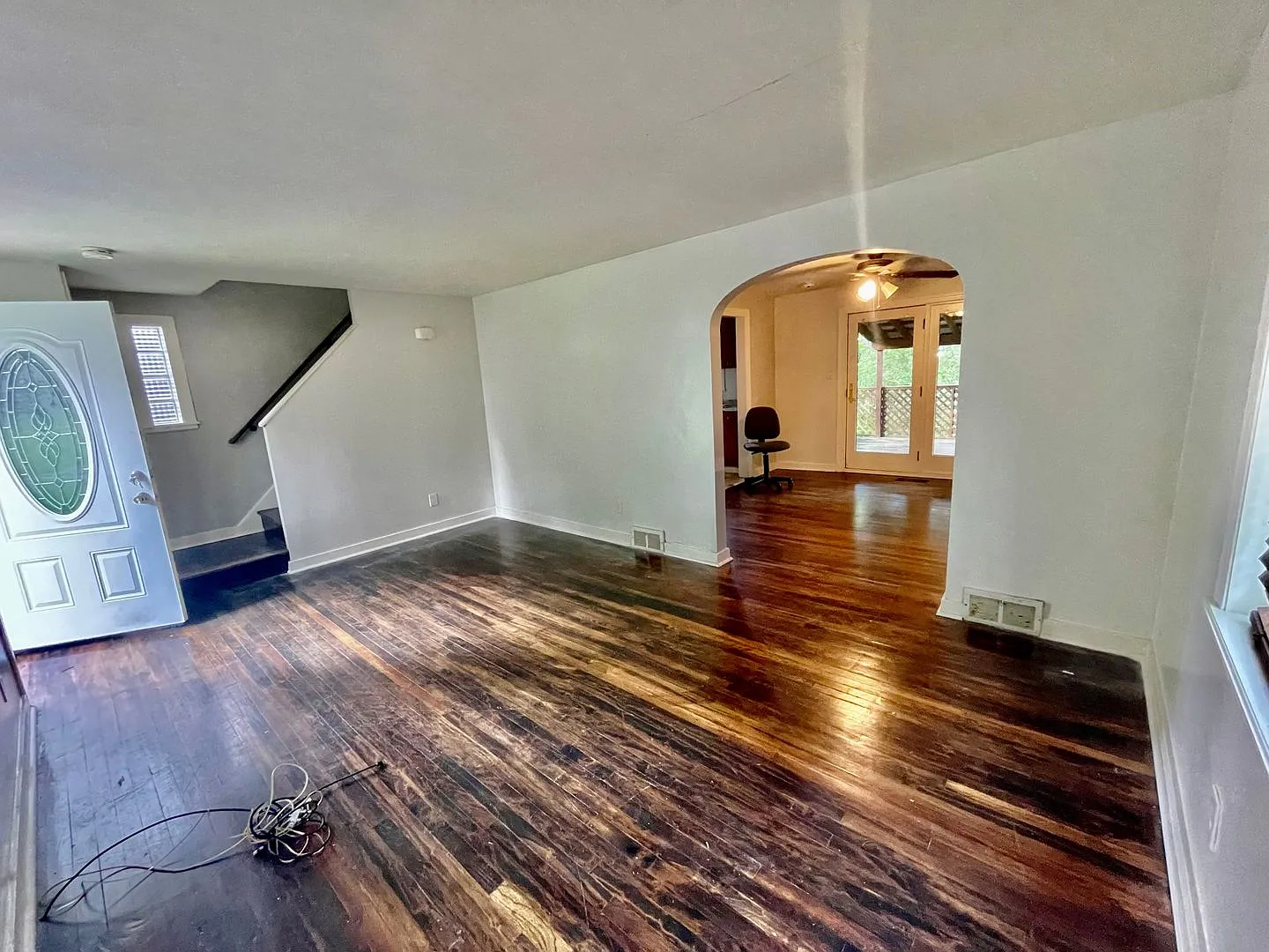 Exquisite 3 Bed, 1 Bath Retreat at 5705 Hilltop, Verona, PA — Photo 4