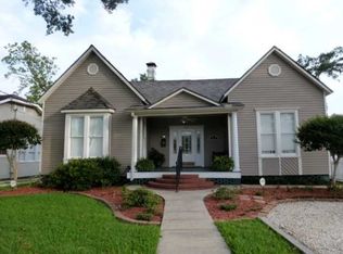 217 Doctor Michael Debakey Dr, Lake charles, LA 70601