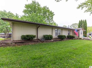 8301 Auburn Rd, Plattsmouth, NE 68048