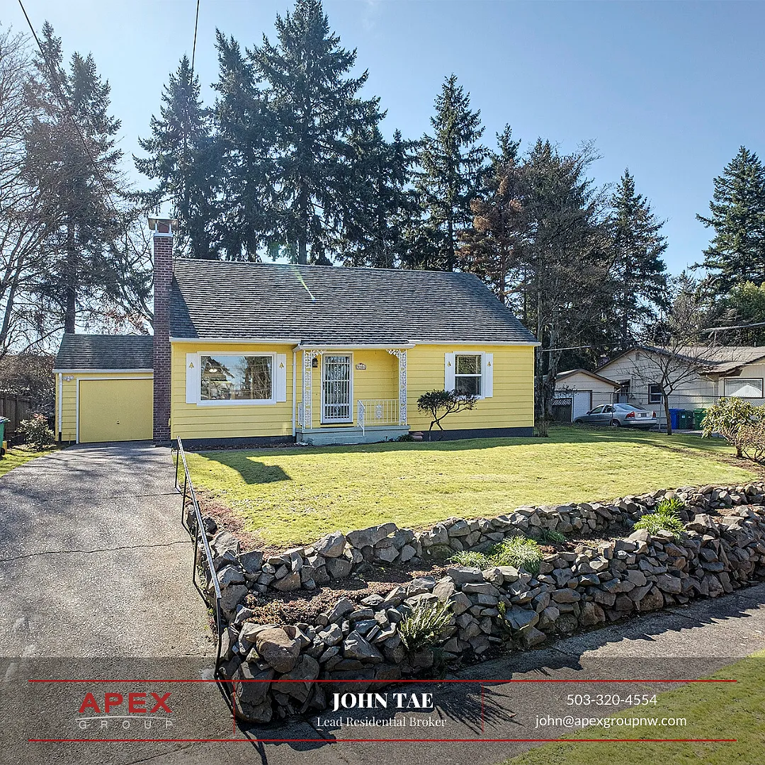 9104 Northeast Broadway photo 1