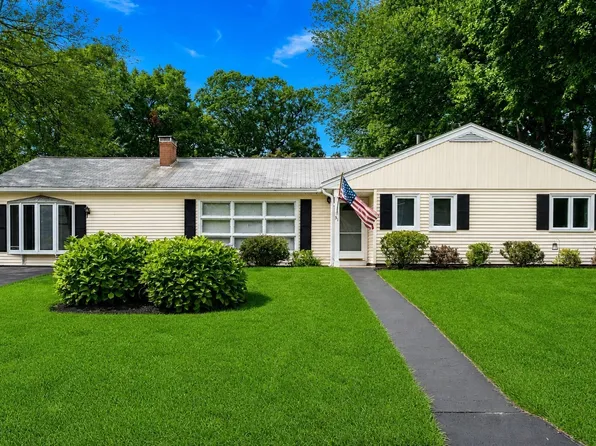 31 Brookdale Rd, Natick, MA 01760