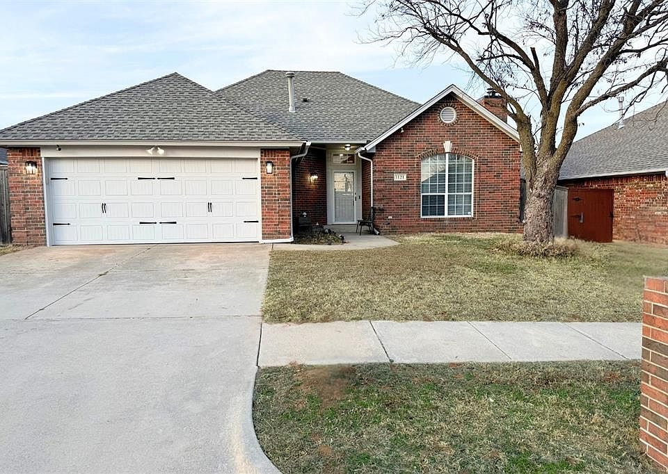 1st image of 1121 SW 132nd Pl