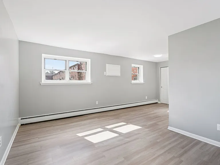Cedar Court apartments — Photo 10