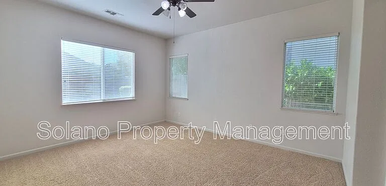 1085 Crystal Springs Dr — Photo 22