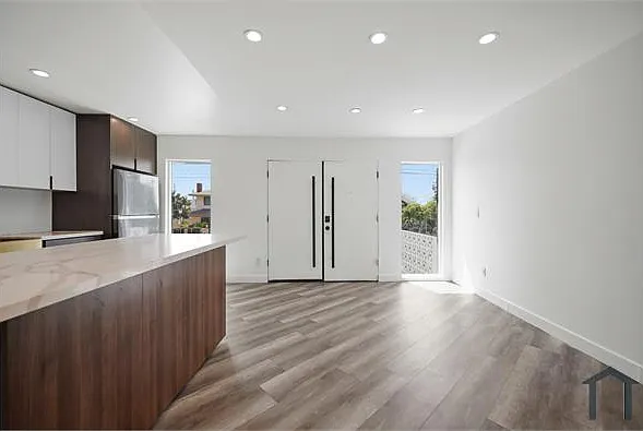 6307 Elgin St — Photo 5