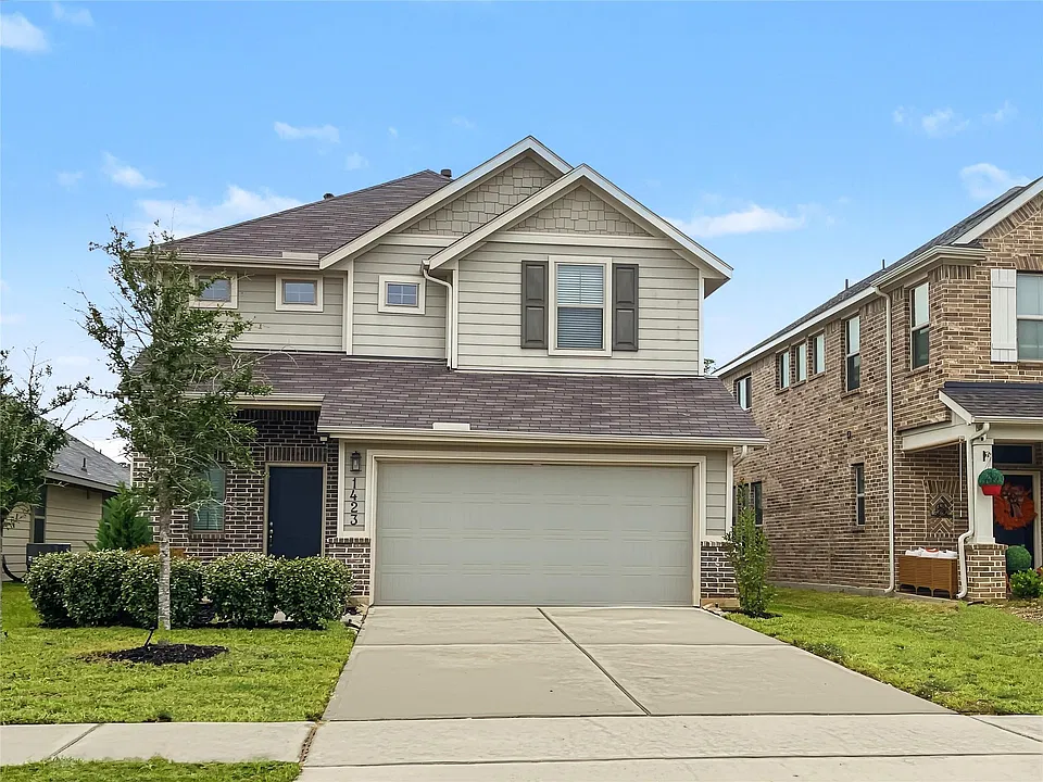 1423 Cecilia Vines Dr