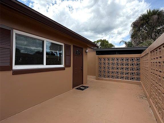 4th image of 432 E STREET #432