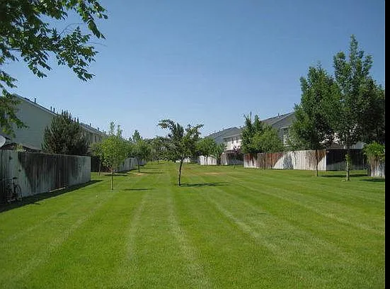 992 Independence Ave — Photo 12
