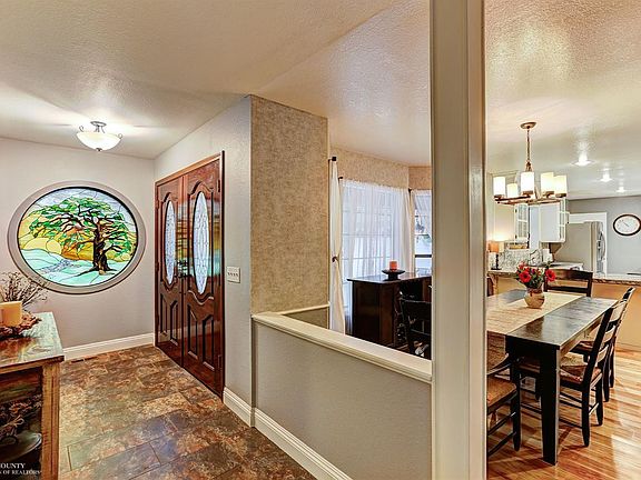 2nd image of 19240 Lake Forest Dr