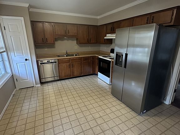 3rd image of 6990 Wesley Ct