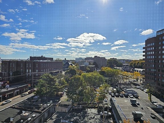 3rd image of 1025 Hancock St APT 9E