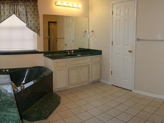 5th image of 4305 Valley Vista Dr