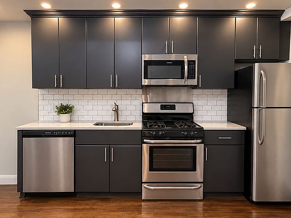2nd image of 277 W 132nd St Unit G