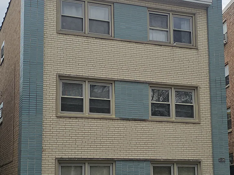 2154 W Rosemont Ave #2 — Photo 2