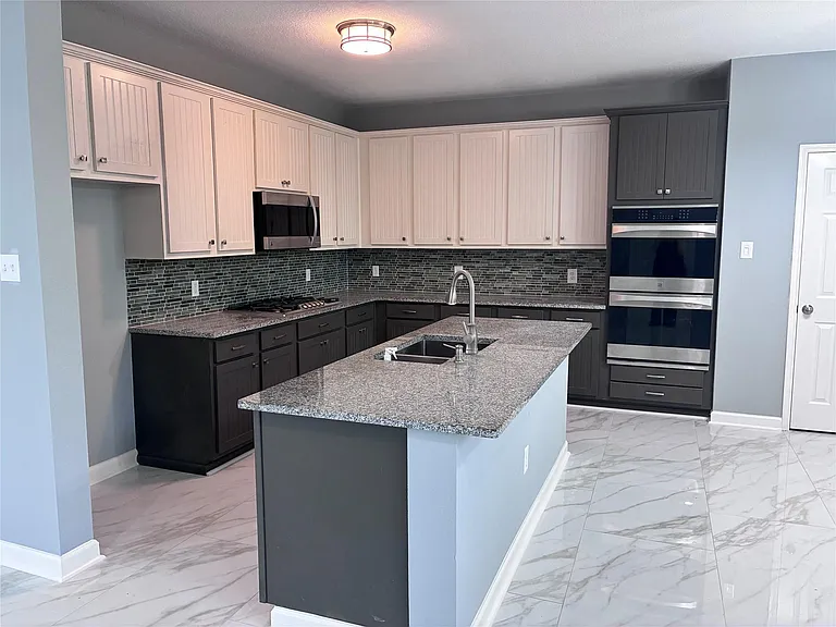 15402 Marlowe Grove Dr — Photo 12